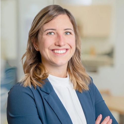 toppartners-versichern-finanzieren-anlegen-versicherungsmakler-team-victoria-joham